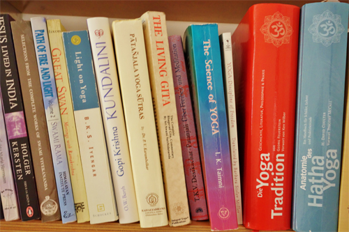 Literatur zu Yogaunterricht, Yogaasanas, Yogaphilosophie und Pranayama