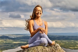 Kino-WS-2022-12-300 Yogazentrum Pureyoga Kino MacGregor 2022