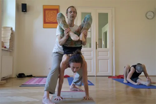 Yogalehrer Ausbildung Wien - Yoga Alliance - advanced Asana